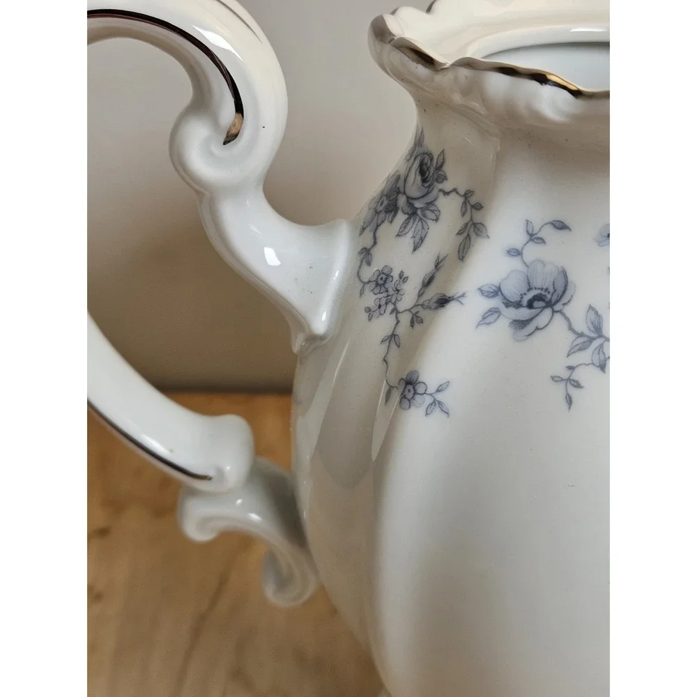 Johann Haviland Blue Garland Coffee Pot Bavaria Germany 11in No Lid Vintage